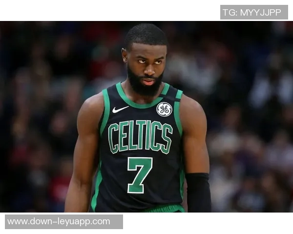 杰伦布朗强调年轻锋线心态稳定继续为他们提供支持与成长机会