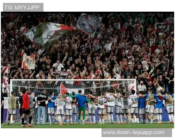 西甲第16轮比赛回顾：皇社领跑巴萨第5皇马第6争夺激烈