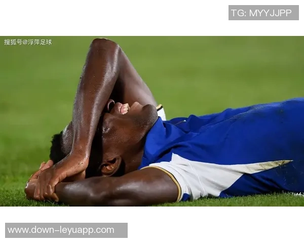 切尔西训练基地泳池警报误响球员们紧急撤离引发关注 切尔西训练基地泳池警报误响球员们紧急撤离引发关注