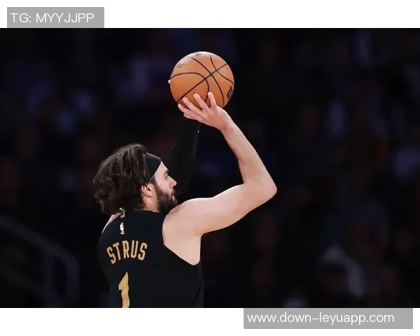 阿特金森称赞莫布里接球位置改善能在包夹中迅速做出分球反应